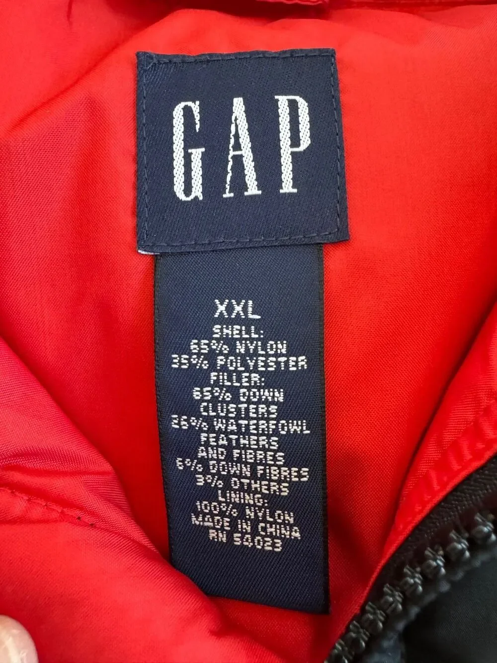 Classic Gap Kids Black & Red Puffer Zip- Up‎ Sleeves Vest Jacket, size XXL